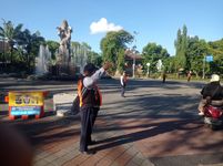 Antisipasi Penumpukan Kendaraan Selama Denfest, Dishub Denpasar Sediakan Kantong Parkir dan Rekayasa Lalu Lintas Pengaturan lalu lintas