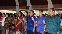 Sambangi Umat Kristiani, Bupati Tamba Ingin Natal 2023 Berlangsung Aman dan Penuh Kedamaian Natal di jembrana