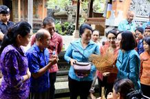 Ida Mahendra Jaya Sambangi Pengrajin Bambu Khas Bangli Pengrajin Bambu Khas Bangli
