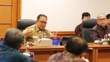Pimpin High Level Meeting TPID dan TP2DD, Pj Gubernur Mahendra Jaya Ajak Semua Pihak ‘Ngrombo’ Jaga Pasokan Jelang Hari Raya High Level Meeting