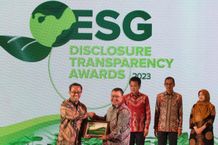 Komitmen Terapkan Bisnis Berkelanjutan, bank bjb Sabet Penghargaan di Ajang ESG Disclosure Awards 2023 bjb