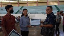 Bupati Tamba Serahkan Beasiswa Mahasiswa Berprestasi Tahap II Tahun 2023 beasiswa