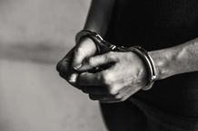 Cabuli Siswi SD, Wali Kelas di Karangasem Divonis 8 Tahun Penjara criminal-handcuffs