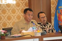 Pj Bupati Buleleng Terima Penghargaan Opini Kualitas Tertinggi dalam Pengawasan Penyelenggaraan Pelayanan Publik Tahun 2023 Pj Bupati Buleleng