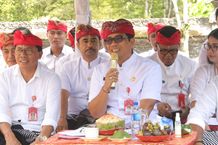 Bupati Tabanan Apresiasi Semangat Gotong Royong Warga Desa Adat Munduk Bun, Sangketan Dalam Membangun Gotong Royong
