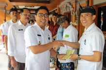 Wawali Arya Wibawa Serahkan Bantuan Hibah TA. 2023 Kepada 14 Penerima di Kota Denpasar Bantuan Hibah