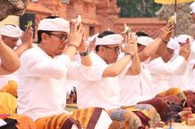 Pemkot Denpasar Ngaturang Bhakti Siwaratri di Pura Agung Jagatnatha Denpasar Siwaratri