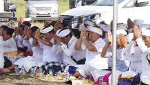 Digunakan 3 Desa, Tempat Melasti di Pantai Pulukan Dipelaspas pemlaspasan