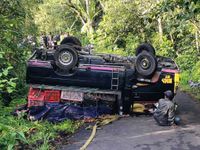 Pickup Terbalik di Desa Sepang, Kenek Meninggal Dunia Kondisi mobil