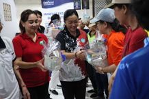 Ketua TP PKK Kota Denpasar Tinjau Senam Lawan Osteoporosis di Dangri Kangin Senam