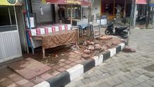 Trotoar Baru Perempatan Belong Karangasem Jebol Akibat Luapan Air Hujan Trotoar Jebol