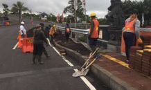 Sempat Viral, Rekanan Langsung Perbaiki Trotoar Jembatan Titi Sudamala Trotoar