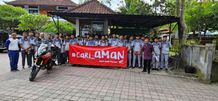 Edukasi Safety Riding ke Siswa SMKN 1 Klungkung Ingatkan #Cari_Aman Safety Riding