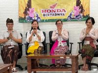 Astra Motor Bali Berbagi Paket Galungan Bersama Sahabat Disabilitas Berbagi