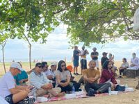 Mahasiswa ITB Ahmad Dahlan Gali Potensi Desa Sanur Kaja melalui Program BUMDes Desa Sanur Kaja
