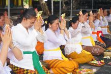 Jajaran WHDI Kota Denpasar Dharma Yatra ke Pura Ponjok Batu, Kabupaten Buleleng Dharma Yatra