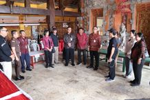 Wali Kota Jaya Negara Tinjau Kesiapan TPS di Kota Denpasar, Ajak Seluruh Masyarakat Gunakan Hak Pilih dan Jaga Kondusivitas Peninjauan TPS