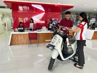 Cukup Tunjukkan Bukti Tinta “Nyoblos” Pemilu 2024, Dapat Promo Potongan Angsuran di Dealer Honda SCOOPY