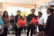 Wawali Arya Wibawa Serahkan Bantuan Paket Sembako Kepada 40 Disabilitas Kota Denpasar Sembako