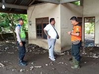 Endapan Capai 1,5 Meter, Belasan Rumah Terdampak Banjir Bandang di Karangasem Banjir Bandang di Karangasem