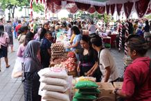 Jelang Kuningan dan Nyepi, Masyarakat Kembali Penuhi Pasar Murah Pasar Murah