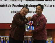 Bupati Tamba Serahkan Laporan Keuangan Unaudited Tahun 2023 BPK