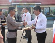 15 Personel Satresnarkoba Polres Karangasem Diganjar Penghargaan Atas Prestasi Ungkap Kasus Narkoba Penghargaan