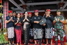 Gencarkan Pelestarian Adat, Seni dan Budaya, Bupati Sanjaya Buka Parade Ogoh-Ogoh se-Desa Adat Kota Tabanan Desa Adat