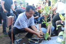 Tangani Inflasi, Pj Bupati Lihadnyana Ubah Semak Belukar Jadi City Farming City Farming