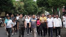 Ribuan Masyarakat Jembrana Ikuti Jalan Santai, Peringati Tiga Tahun Kepemimpinan Tamba-Ipat Jalan Santai