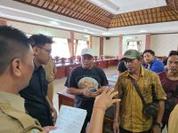 Risih Selalu Ditindak Satpol PP, Pedagang Bermobil Jajagi Gedung Dewan Buleleng Pedagang Bermobil