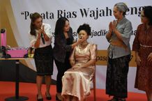 Ayu Kristi Arya Wibawa Buka Bimtek dan Uji Kompetensi Bagi MUA Pengantin Level III Uji Kompetensi Bagi MUA