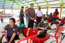 Wali Kota Jaya Negara Tinjau Safari Kesehatan dan Donor Darah Serangkaian HUT Tagana Denpasar Safari Kesehatan