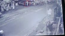 Pencuri Motor di Pasar Desa Penuktukan Terekam CCTV pencurian sepeda motor