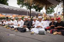 Bupati Sedana Arta Muspayang Bhakti Tawur Labuh Gentuh Sasih Kesanga di Catus Pata Bangli Pengerupukan