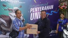 Suzuki Motor Bali Serahkan Unit Suzuki Burgman Street 125EX ke Konsumen Pertama Suzuki Burgman Street 125EX