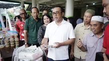 Jelang Nyepi dan Ramadhan, Wali Kota Jaya Negara Tinjau Pasar Murah di Musholla Baitul Mukminiin Pasar Murah