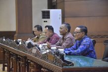 Dewan Provinsi Bali Sampaikan Raperda Inisiatif Tentang Insentif Investasi dan Pengarusutamaan Gender DPRD