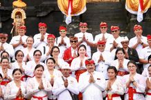 Wujud Sradha Bhakti, Pemkab Tabanan Laksanakan Bhakti Penganyar Di Pura Agung Besakih Warsa 2024 Bhakti Penganyar
