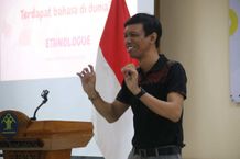 Seminar Bahasa Isyarat, Meningkatkan Inklusivitas dan Komunikasi Non Verbal Bahasa Isyarat