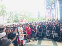 Gumi Lahar ’Mesuryak’ Sambut Kedatangan Giri Prasta HIbah ke Karangasem