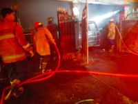 Tengah Malam, Kijang Hangus Terbakar di Amlapura KIjang Terbakar