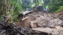 Longsor di Desa Gegelang Putus Akses Warga, Alat Berat Kesulitan Jangkau Lokasi Longsor