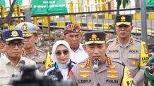 Cek Kesiapan Hadapi Arus Mudik, Bupati Tamba Dampingi Kapolri Tinjau Pelabuhan Gilimanuk Mudik Jembrana