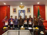 Bupati Sedana Arta Serahkan Rapor OPD di Lingkungan Pemerintah Kabupaten Bangli Sedana Arta