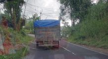 Bengkung, Truk Material Galian C Tetap Melintasi Jalur Rendang Rendang