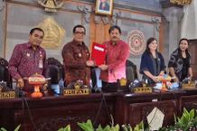 Bupati Tabanan Sampaikan Rekomendasi DPRD Kabupaten Tabanan Atas LKPJ TA 2023 DPRD
