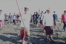 Lepas Tukik dan Melempar Alat Pancing Pertama, Wali Kota Jaya Negara Buka “Biaung Beach Fishing Tournament” Biaung Beach Fishing Tournament I