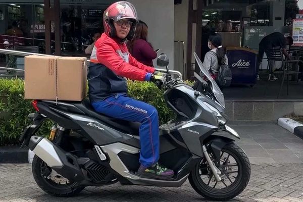 Bawa Barang di Motor