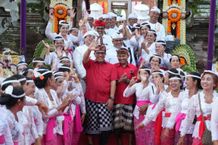 Bupati Sanjaya Hadiri Upacara Pedudusan Alit Ngeratep Tapakan Ratu Gede Pura Gede Hyang Teja Kukuh Kukuh